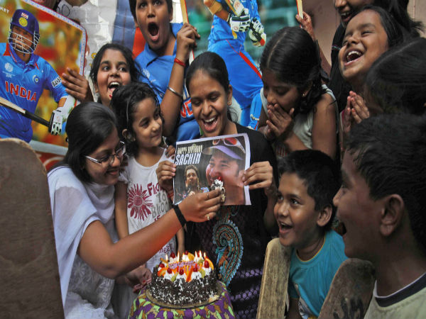 பேன்ஸ்களின் கொண்டாட்டம்