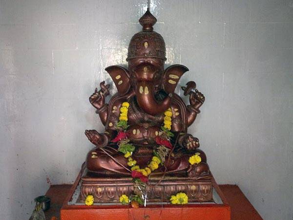 ஏன் குங்குமம் வைத்து வழிபட வேண்டும்?