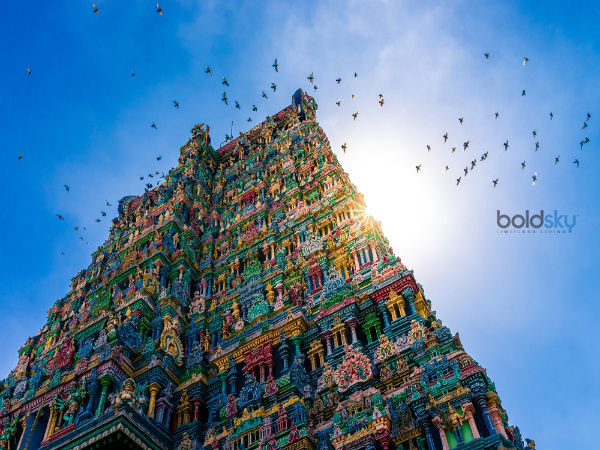ஏன் கோவில்களில் வழிபடுகிறார்கள்?