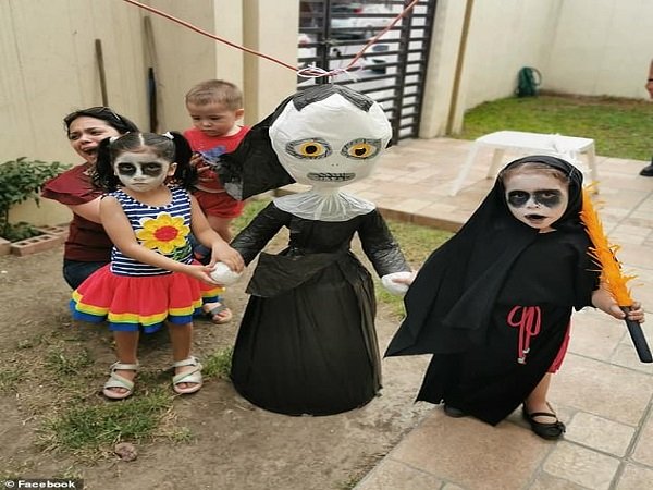 மக்களால் ஈர்க்கப்பட்டது