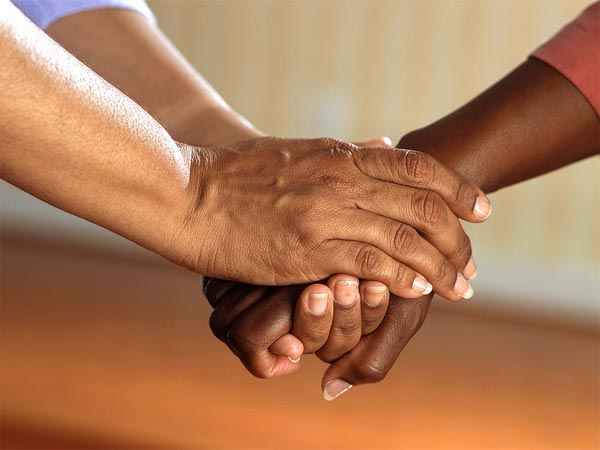 அரசியல்வாதி கைகுலுக்கல்
