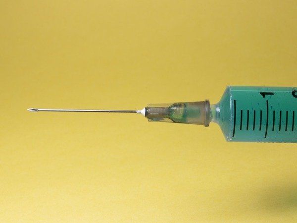 ஊசி மூலம் மருந்து