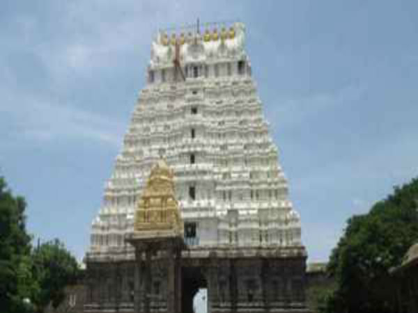 புனித குளமும் வற்றாத கிணறும்