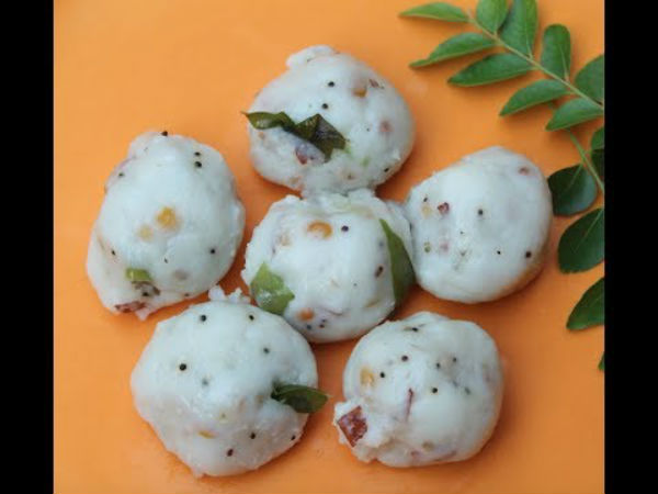 உளுந்து காரக் கொழுக்கட்டை