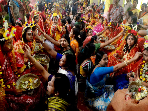 திருமண பொருட்களை கன்னி பெண்ணுக்கு தானமாக கொடுங்கள்