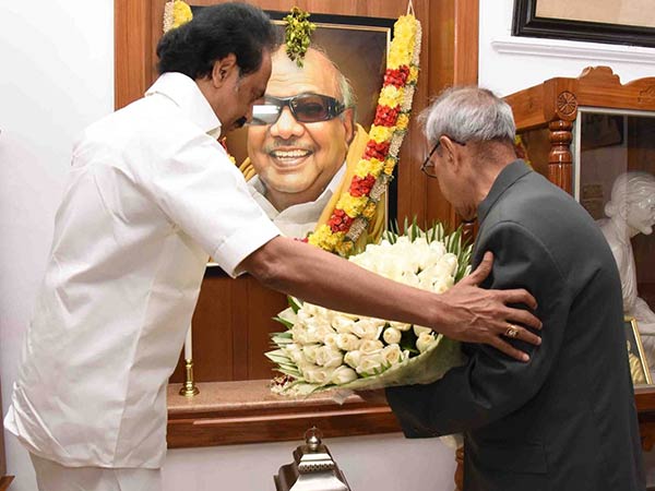 விருதுகள் மற்றும் மரியாதைகள்