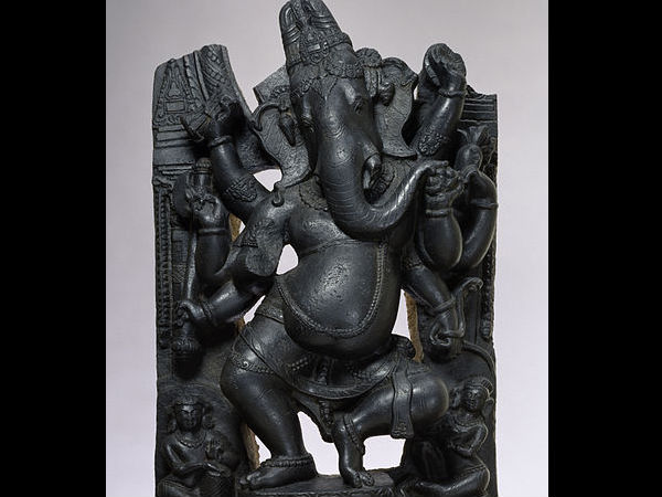 யானை தலை - மனித உடல்