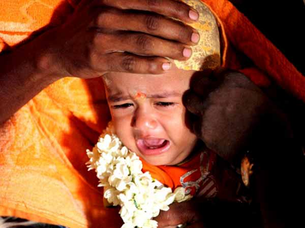 மொட்டையடிக்க - காது குத்த