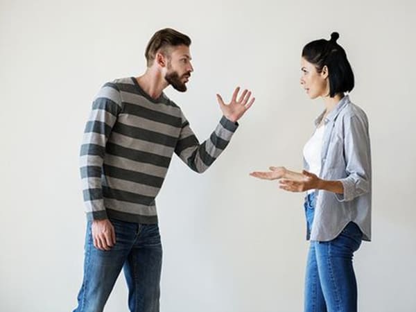 தவறுகளை சுட்டிக் காட்டும் போது புண்படாதீர்கள்