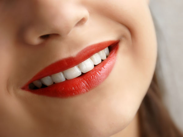 சிவப்பு நிற உதடுகள்