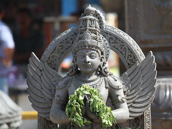 கருடாழ்வார் வழிபாடு