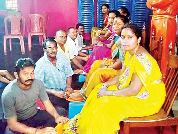பெண்களுக்கு பாத பூஜை