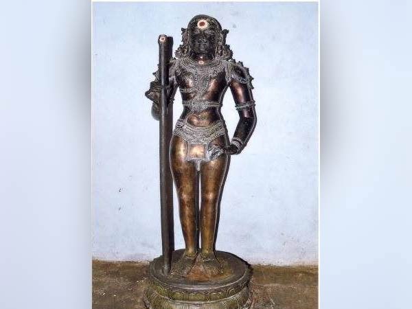 நவபாஷாணத்தால் உருவான பழனி முருகன்