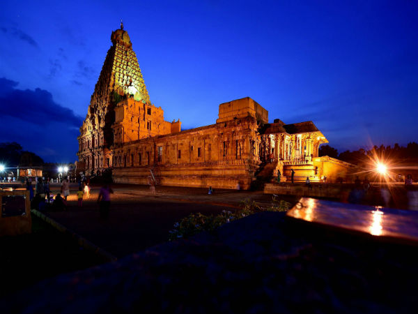ஒரே நேர்கோட்டில் அமைந்த கோவில்கள்