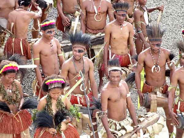 இறந்தவர்களுடன் வாழ்வது