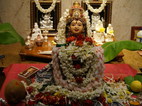 பூஜையின் போது கூற வேண்டிய மந்திரங்கள்: