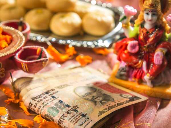தீபாவளி கொண்டாடுவதற்கான காரணங்கள்
