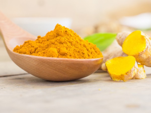 மஞ்சள் வேர் மற்றும் பச்சை பூண்டு