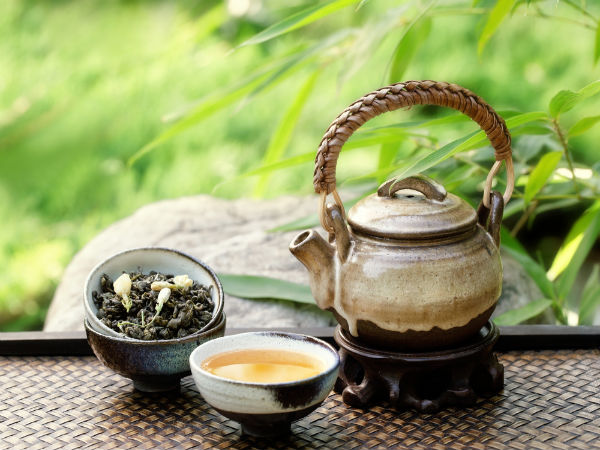 தைம், இஞ்சி, மிளகு மற்றும் மஞ்சள் பானம்