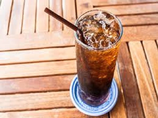 பிரகாசமான வண்ண சோடாக்களை தேர்வு செய்கிறீர்கள்