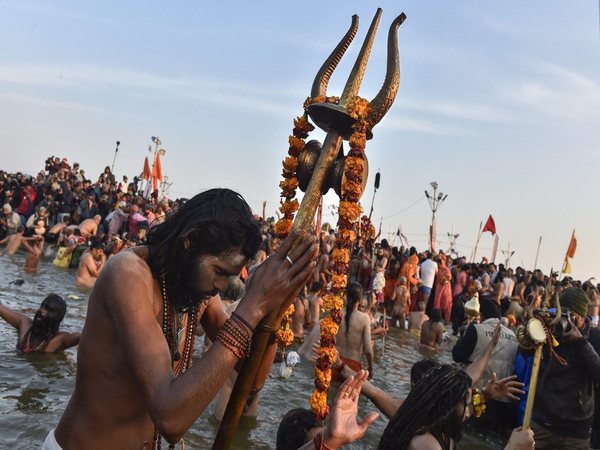 கும்பமேளாவில் இடம்பெறும் சமயச் சடங்குகள்