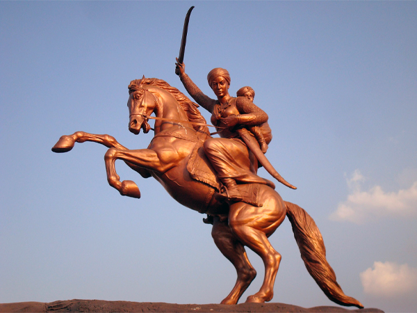 சாதனை பெண்களைப் பற்றி அறியலாம்