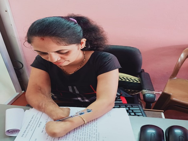 கோல்டன் ஸ்டாா் கணேஷூடன் நடிப்பு