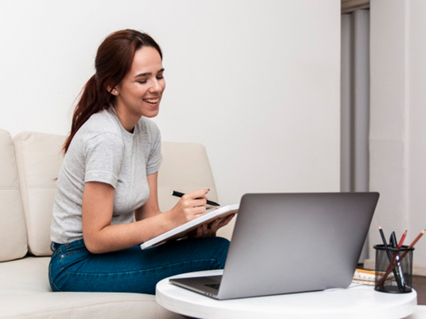 வீட்டில் இருந்தப்படியே அலுவலக வேலைகளை செய்வதால் சந்திக்கும் ஆரோக்கிய பிரச்சனைகள்!