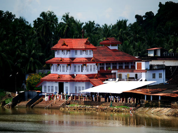பரசினிக்கடவு கோவில், கண்ணூர்