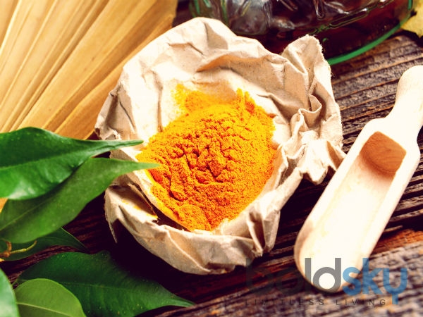 எலுமிச்சை சாறு மற்றும் மஞ்சள் தூள்