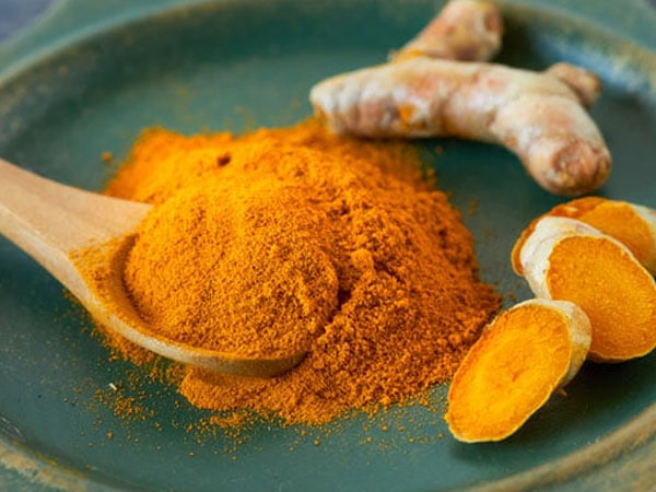 சுக்கு பவுடர் மற்றும் மஞ்சள் தூள்