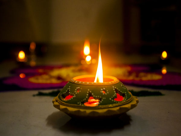 நவராத்திரிக்கு அகண்ட ஜோதி ஏற்றுவது