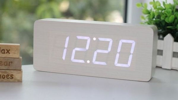 புரொஜெக்ஷன் கடிகாரம் (Projection clock)