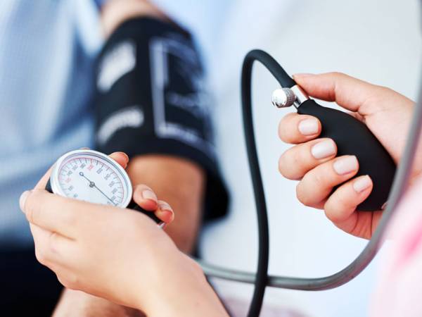 உயர் இரத்த அழுத்த பிரச்சனை வரக்கூடாதா? அப்ப இந்த உணவுகளை கொஞ்சம் அதிகமா சாப்பிடுங்க...