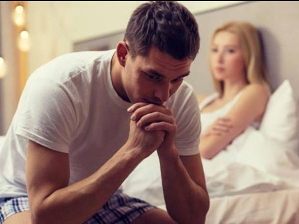 ஆண்களே! படுக்கையில் நீண்ட நேரம் இன்பத்தை அனுபவிக்க முடியலையா? அப்ப இத ஒரு டம்ளர் குடிங்க...