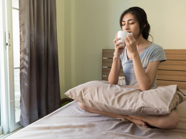 காலையில் பற்களைத் துலக்காமல் வெறும் வயிற்றில் டீ குடிப்பதால் சந்திக்கும் பிரச்சனைகள் பற்றி தெரியுமா?