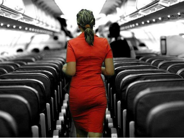 விமானத்தில் பறக்கும் போது உணவின் சுவையை ஏன் உணர முடிவதில்லை தெரியுமா? சுவாரஸ்யமான காரணம் உள்ளே...!