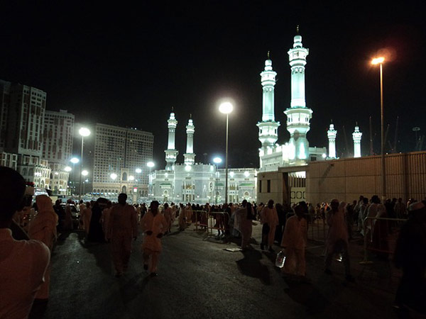 2. ஹஜ் பயணம் மேற்கொள்ளும் 2.5 மில்லியன் பக்தா்கள்