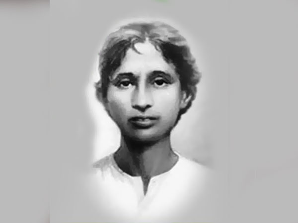 குதிராம் போஸ் எங்கு வளர்ந்தார்?