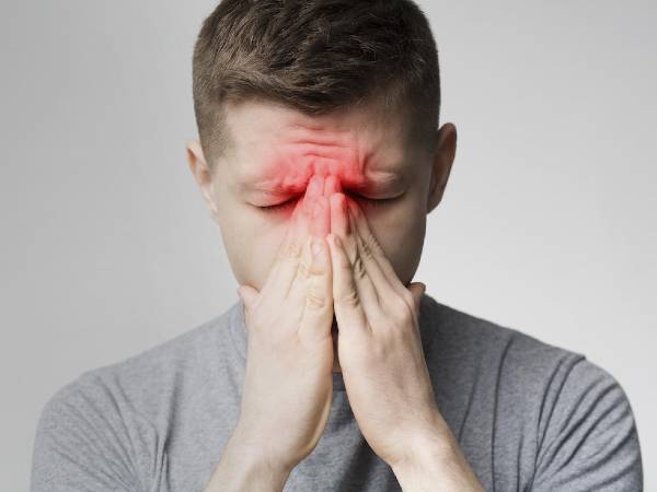 சைனஸ் பிரச்சனை பாடாய் படுத்துதா? இதோ அதை சரிசெய்யும் சில இயற்கை வழிகள்!