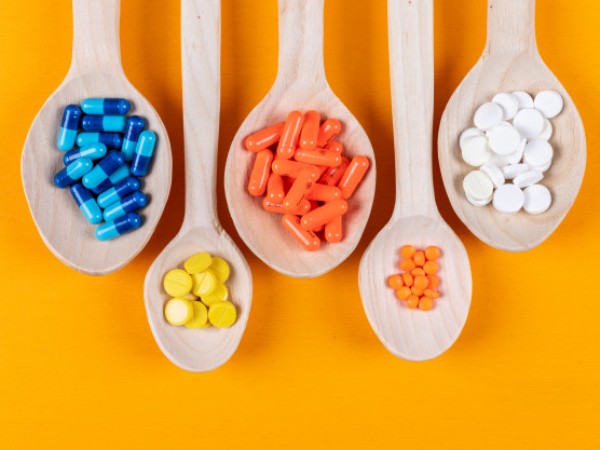 வைட்டமின் மாத்திரைகளை எடுக்க சரியான வயது எது? எந்த வயதில் எந்த சத்து மாத்திரைகளை எடுக்கணும்?