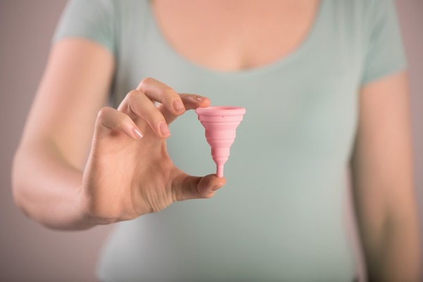 மாதவிடாய் கோப்பையை எப்படி பயன்படுத்துவது