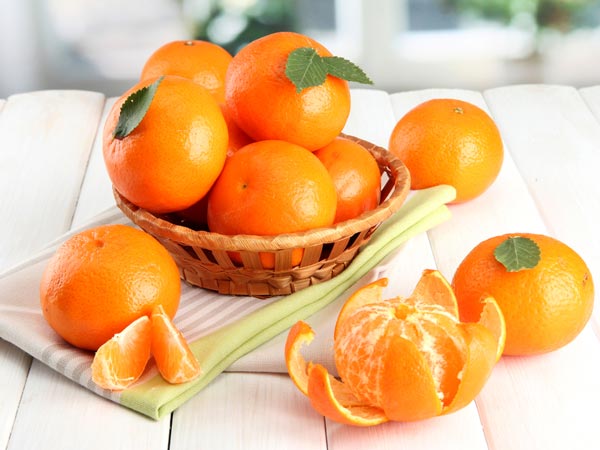 ஆரஞ்சு மற்றும் மஞ்சள் பழங்கள்