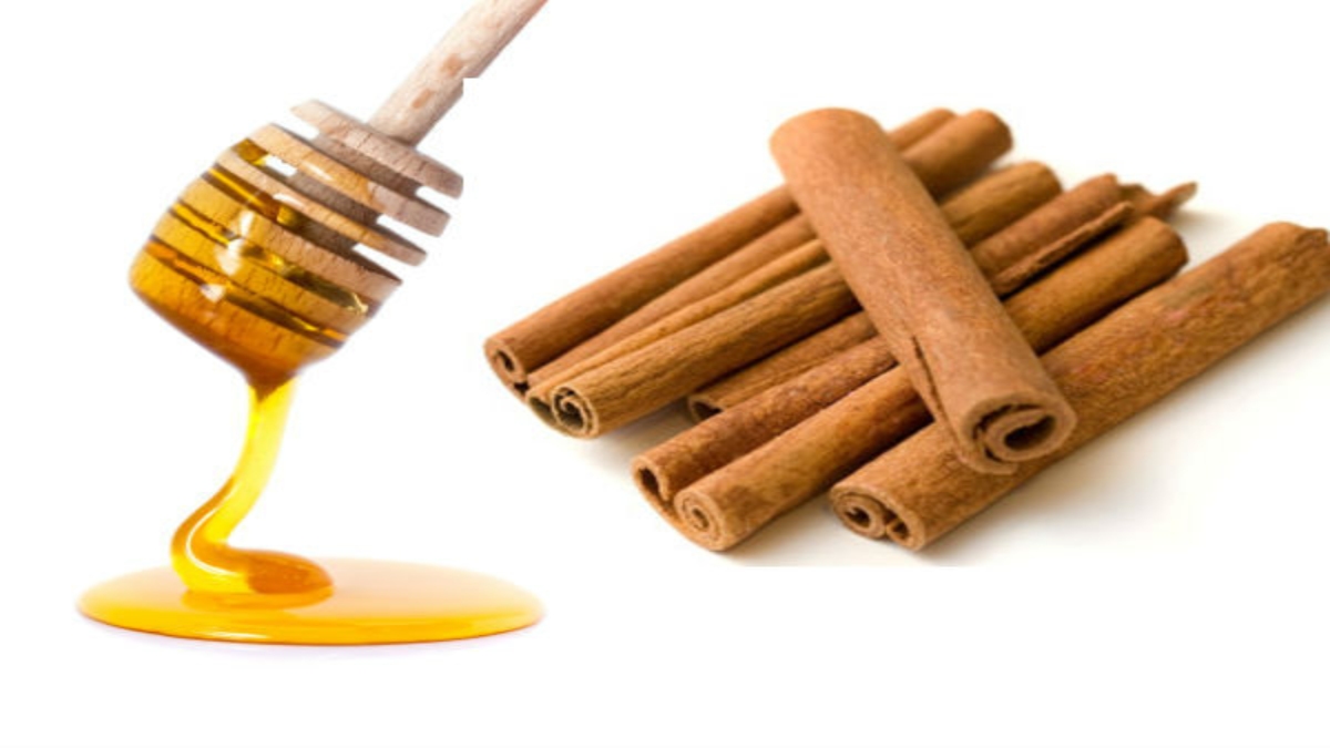 தினமும் தேனுடன் இலவங்கப்பட்டையை சேர்த்து உணவில் சேர்த்துக் கொண்டால் உங்க உடலில் என்ன நடக்கும்