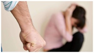 பெற்றோர்களே உஷார்... இந்த விஷயங்களை உங்க குழந்தை முன் பண்ணாதீங்க!