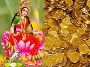 வீட்டில் பணம் வற்றாமல் இருக்க 12 ராசிக்காரர்களும் சொல்ல வேண்டிய லட்சுமி மந்திரங்கள்!