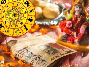 லட்சுமி பூஜையின் போது செல்வம் பெருக ஒவ்வொரு ராசிக்காரரும் சொல்ல வேண்டிய மந்திரங்கள்!